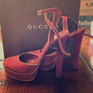 Gucci, 38, purple pumps